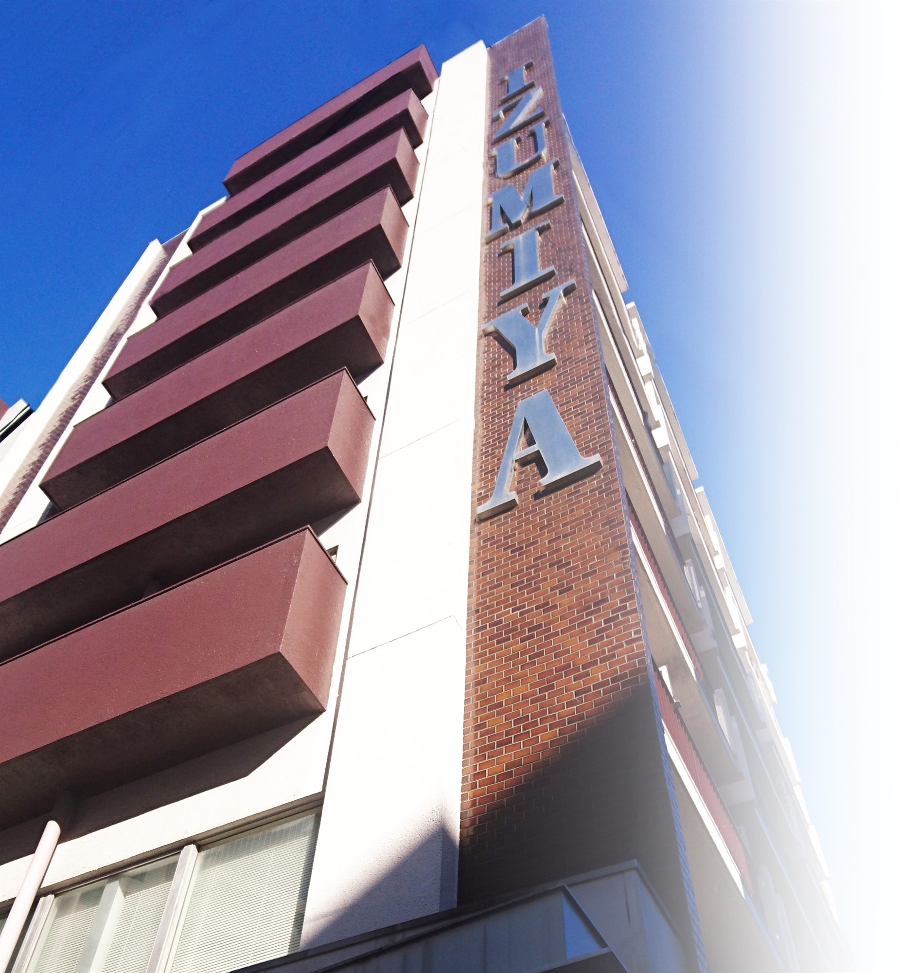 株式会社泉屋ノザキ 社屋外観